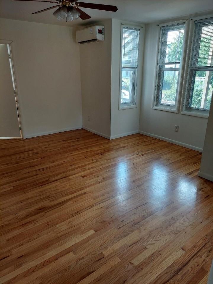 158 Franklin St #1 - Photo 5 of 12