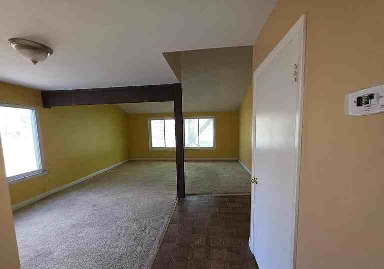 2504 Panther Ln - Photo 4 of 10