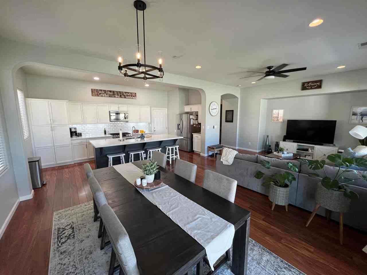 645 W Fremont Ave - Photo 3 of 24