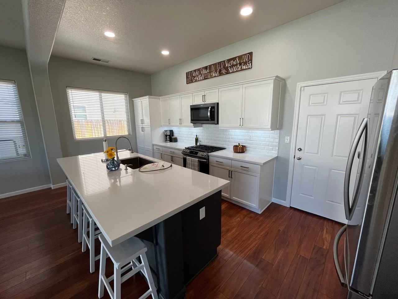645 W Fremont Ave - Photo 5 of 24