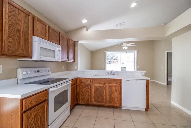 219 Smokey Hill Ave - Photo 3 of 6
