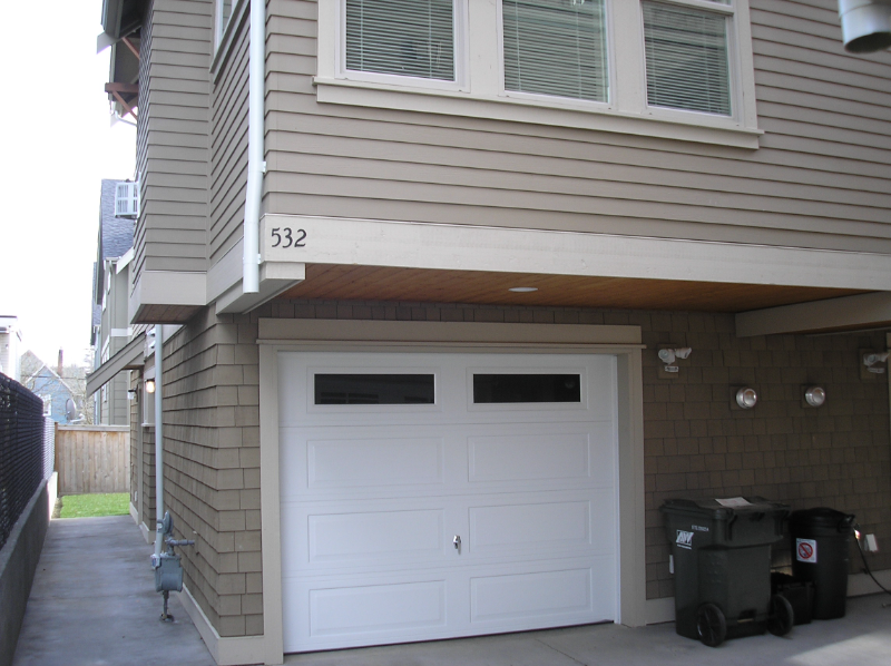 532 24th Ave S #B - Photo 5 of 32