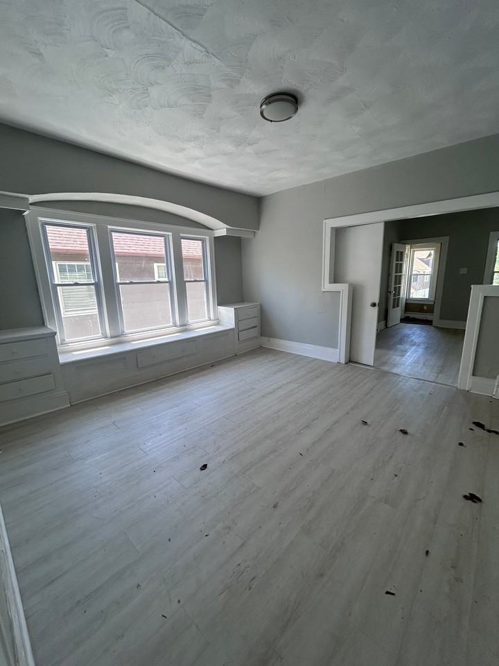 1523 Hillcrest Rd #UP - Photo 5 of 11