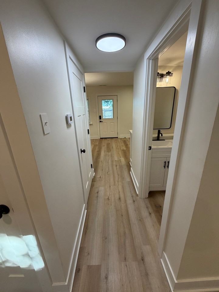 2250 Jules St - Photo 3 of 20