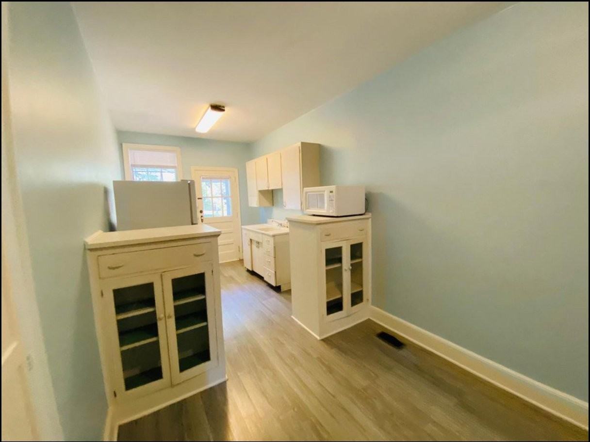 331 S Woodrow St #1 - Photo 4 of 12