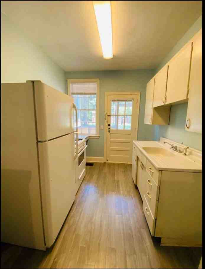 331 S Woodrow St #1 - Photo 5 of 12