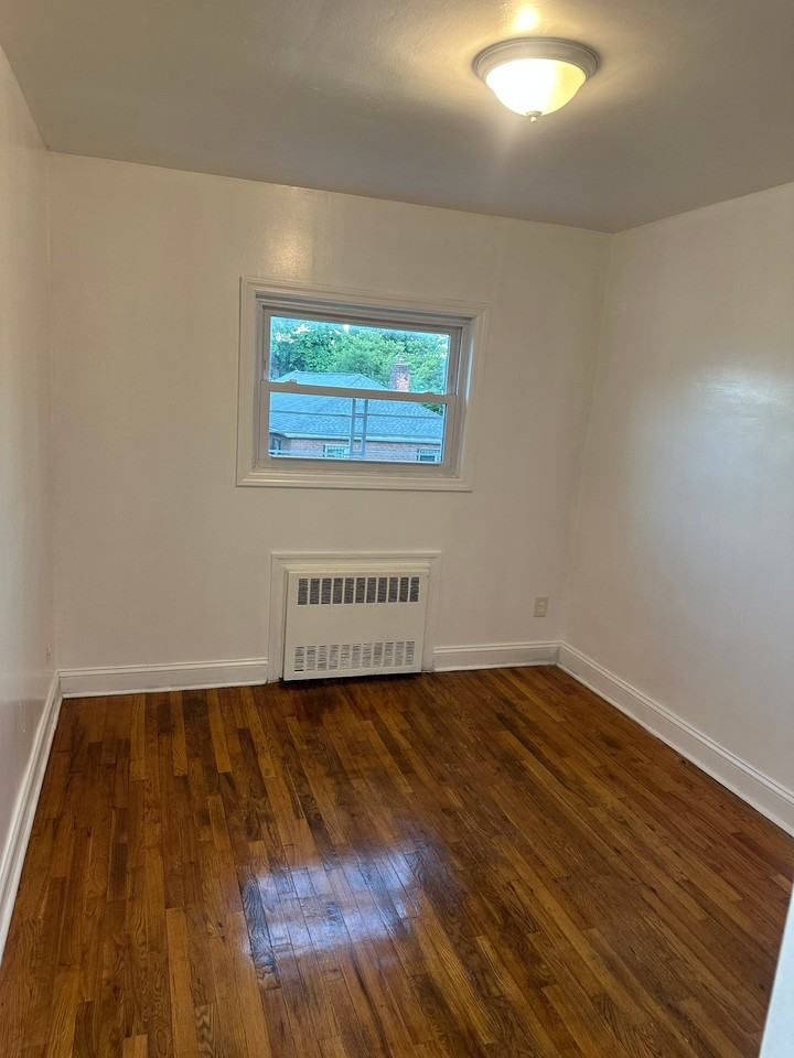 91 E 214th St #2 - Photo 2 of 7