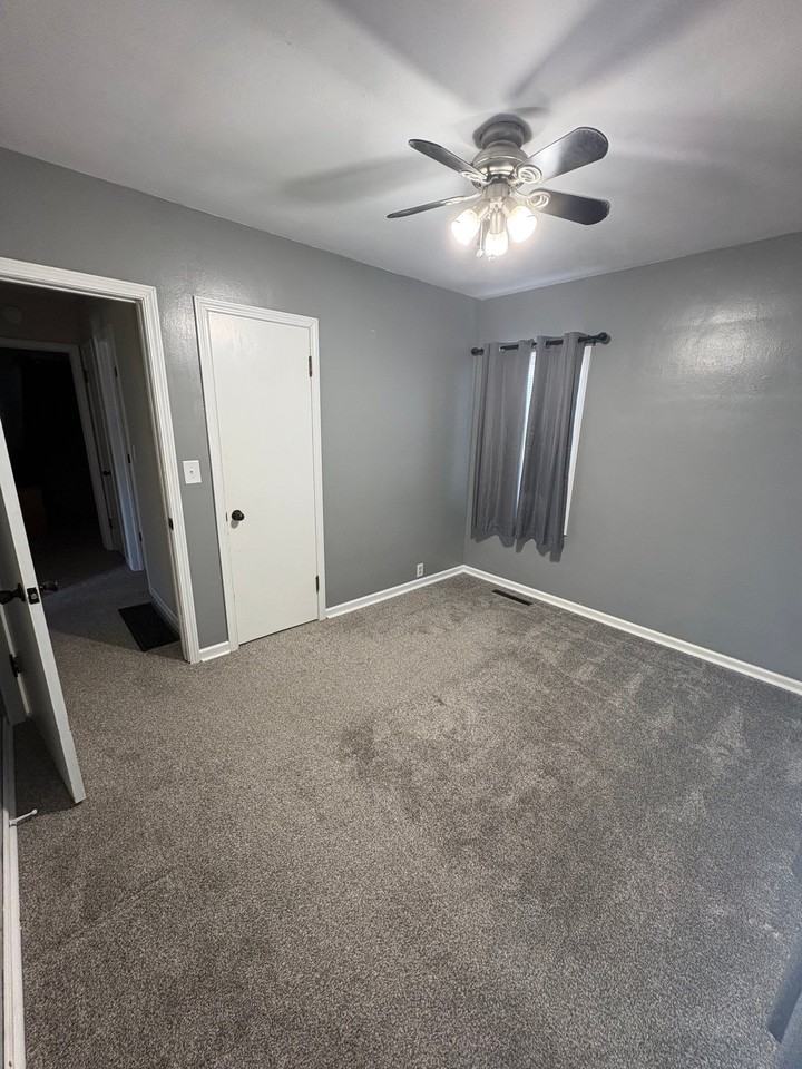 1222 Marshall Dr - Photo 4 of 10