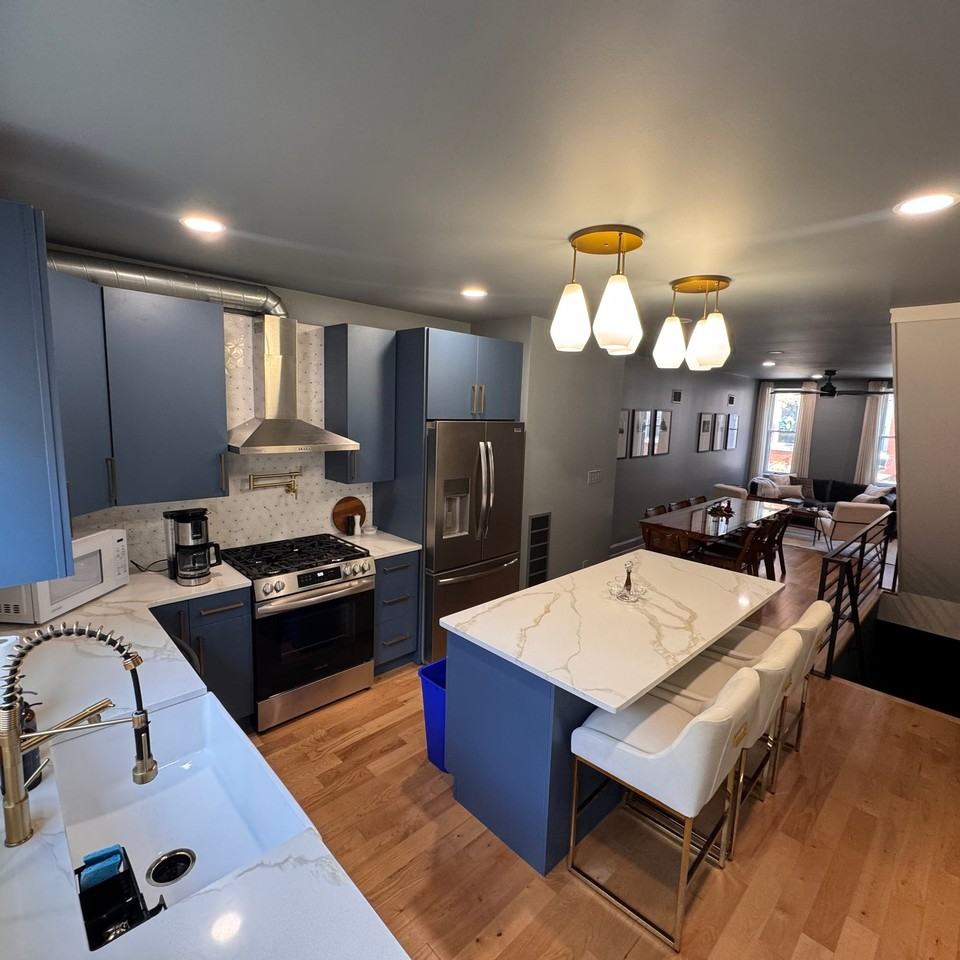 2232 Latona St - Photo 5 of 20