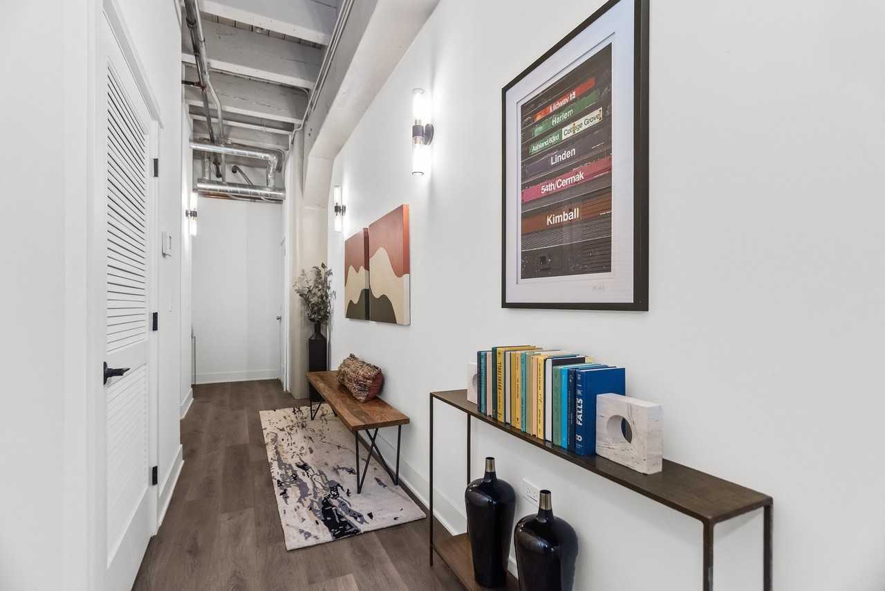 119 S Clinton St #603 - Photo 2 of 20