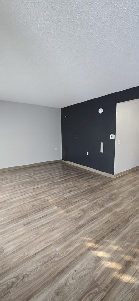 260 Frenn Ave #260 - Photo 2 of 8