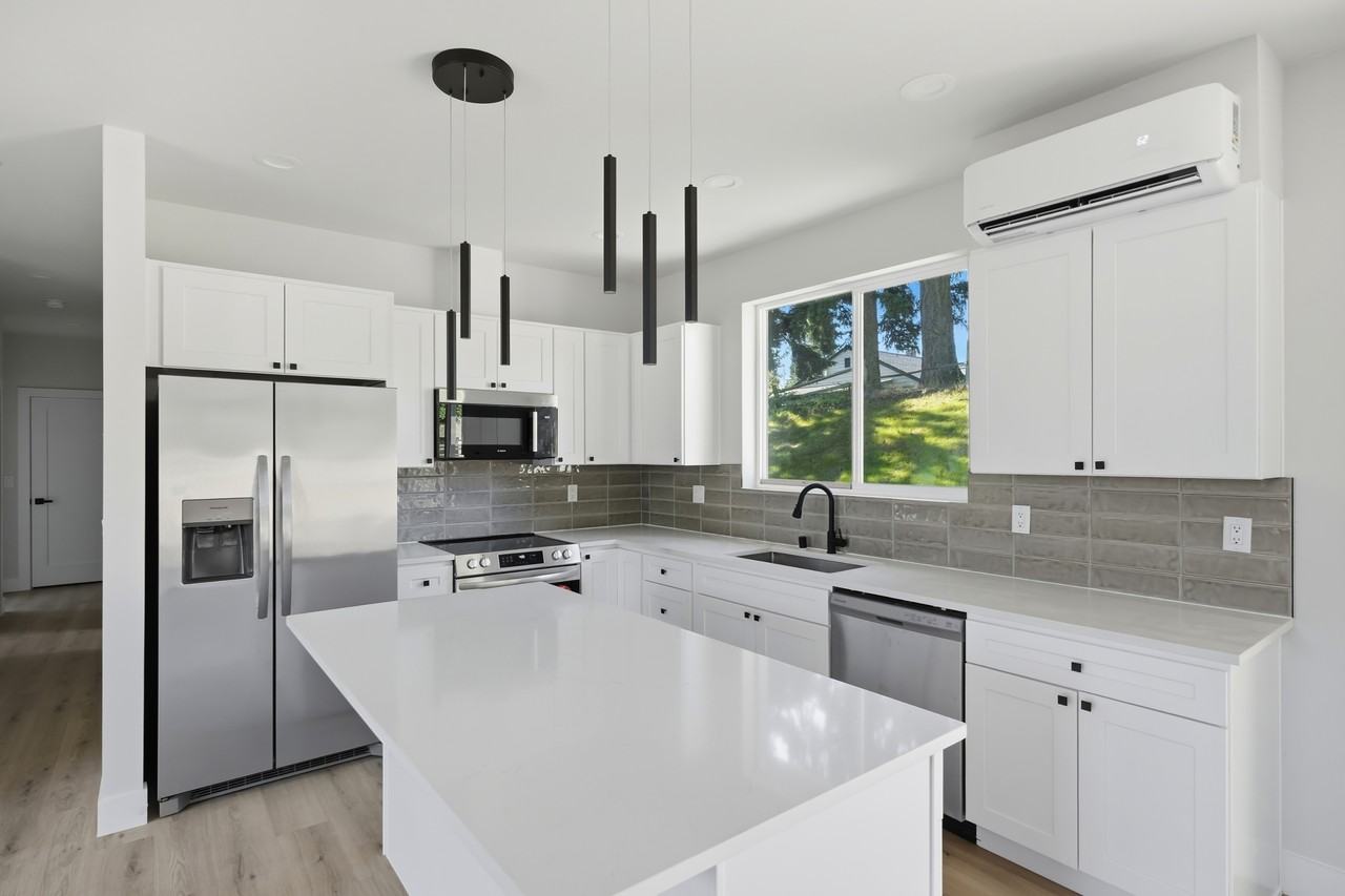 11225 4th Pl S #A - Photo 7 of 34