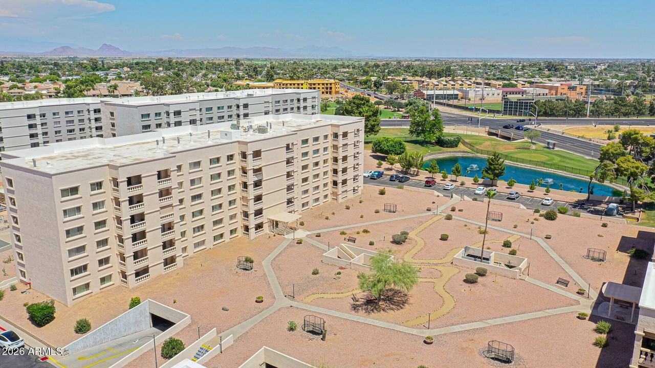 7920 E Camelback Rd #111