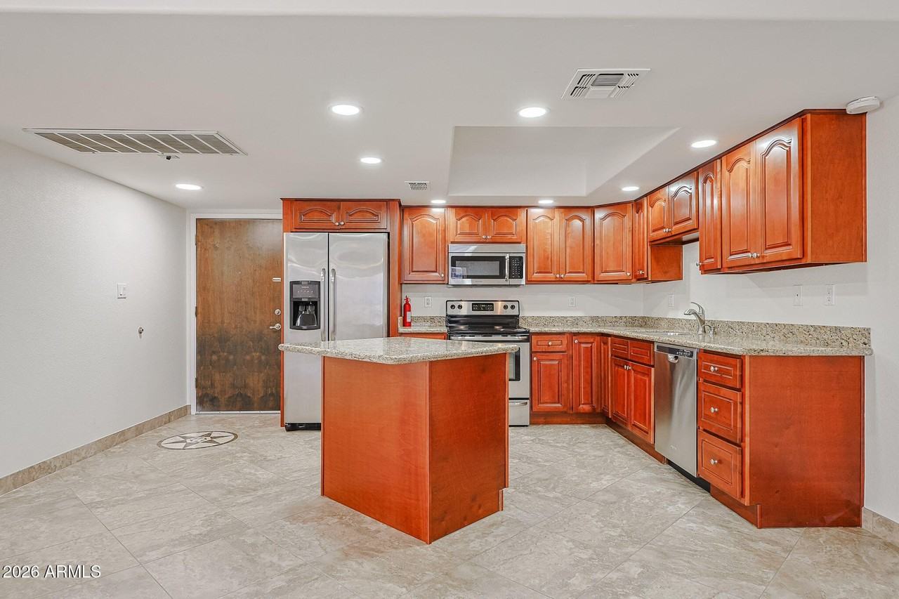 7920 E Camelback Rd #111 - Photo 5 of 32