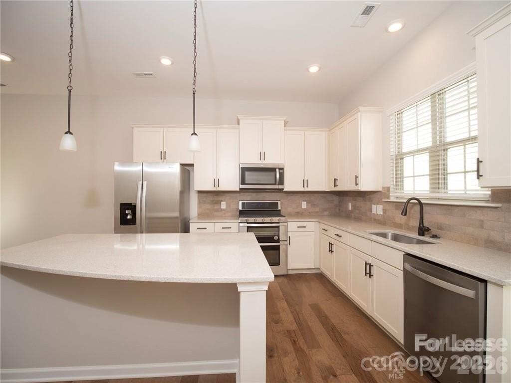1139 Doveridge St - Photo 3 of 9