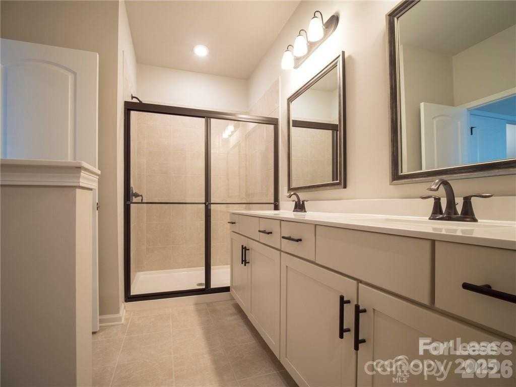 1139 Doveridge St - Photo 5 of 9
