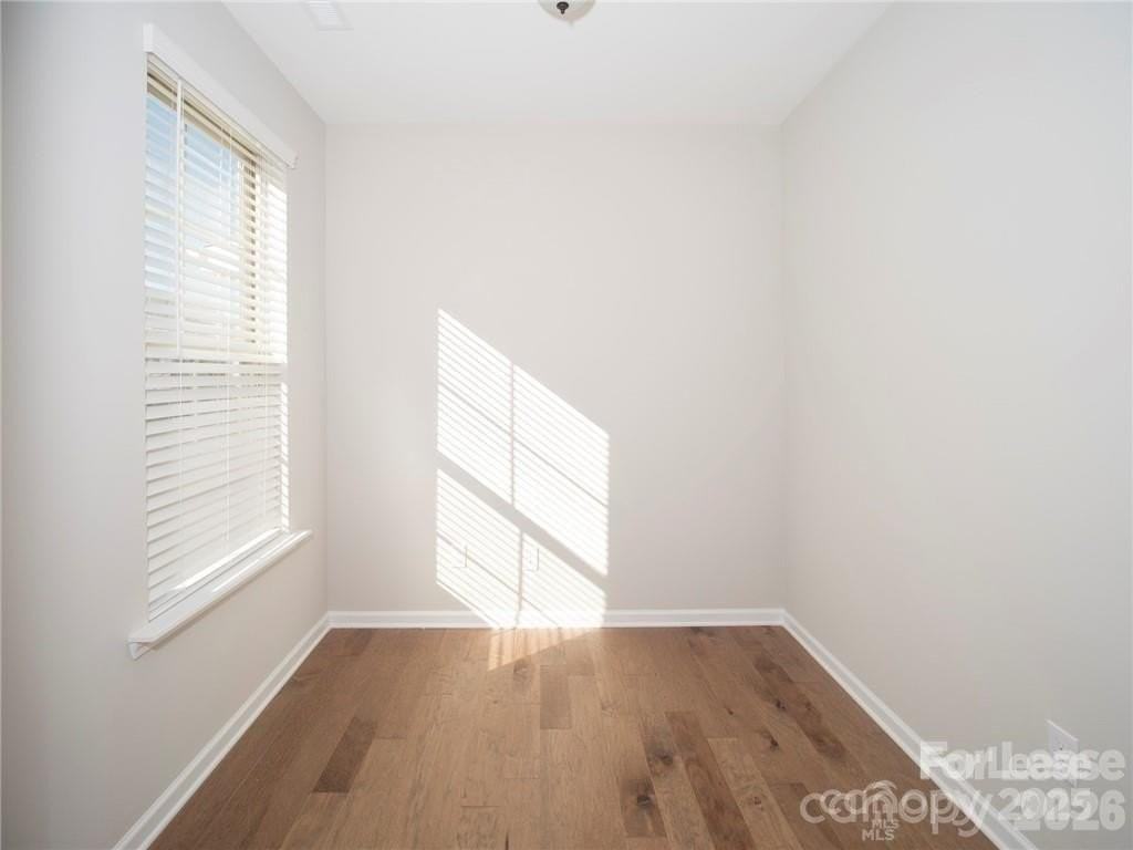 1139 Doveridge St - Photo 6 of 9