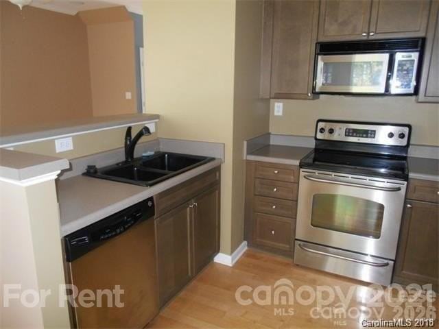14006 Castle Abbey Ln - Photo 4 of 16