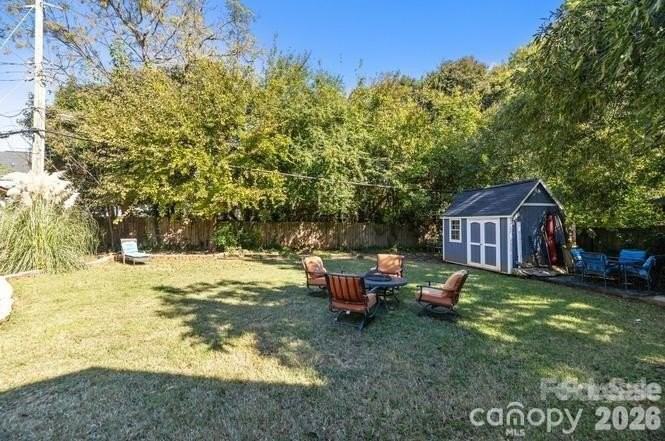 1501 Herrin Ave - Photo 4 of 20