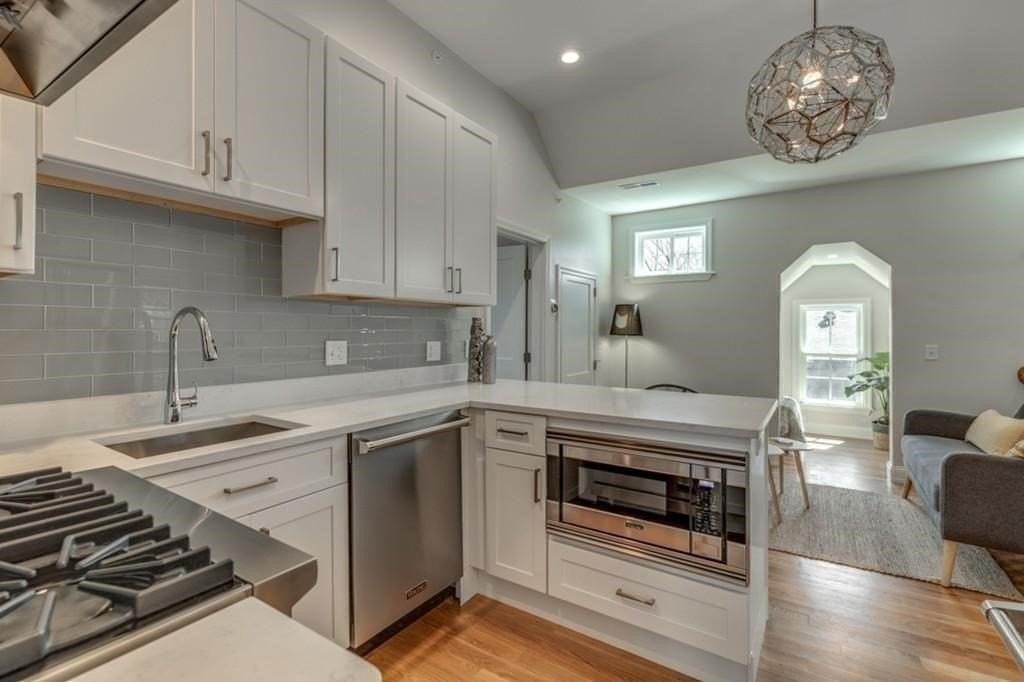 18 Sacramento Pl - Photo 3 of 9