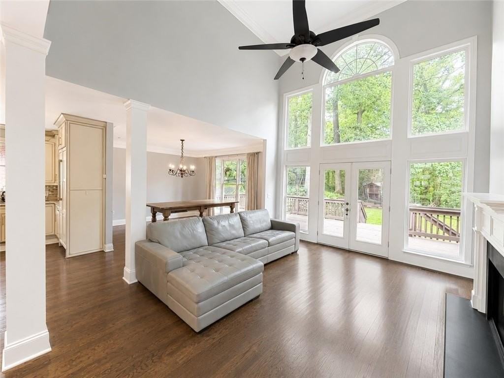340 Nell Ct - Photo 5 of 38