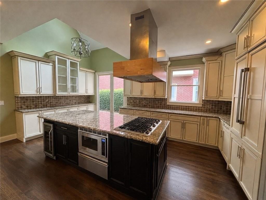 340 Nell Ct - Photo 7 of 38