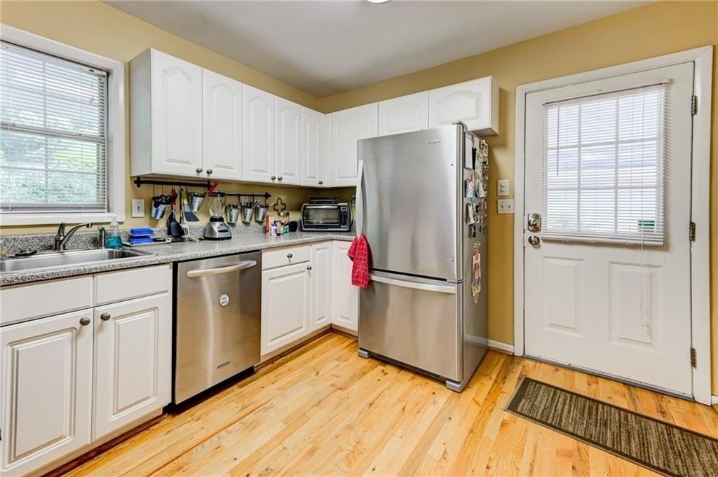 2423 Woodacres Rd Ne - Photo 4 of 39