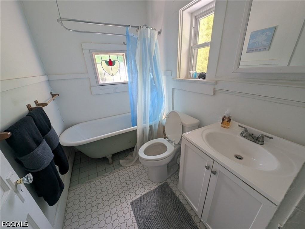 1637 Woodford Ave - Photo 2 of 30