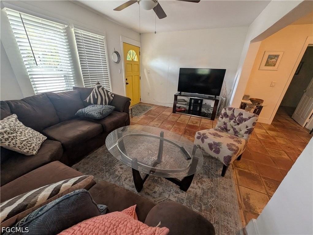 1637 Woodford Ave - Photo 3 of 30