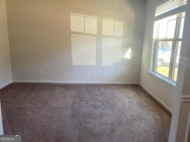 5650 Mirror Lake Dr - Photo 4 of 33