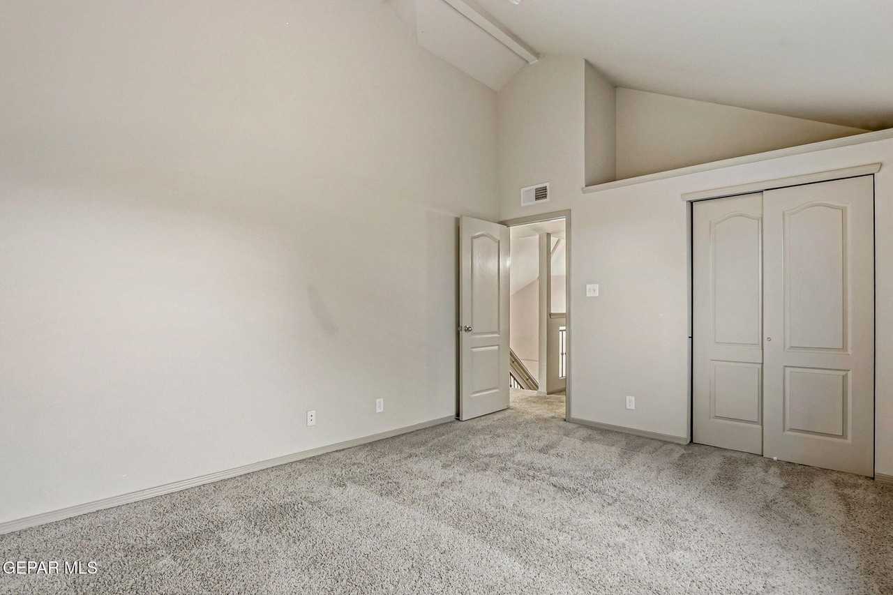 11320 Acoma St - Photo 4 of 50
