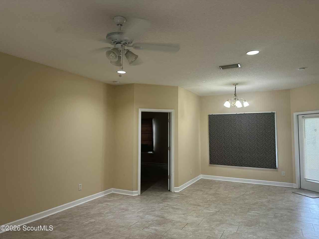 423 Cobblestone Way - Photo 5 of 19