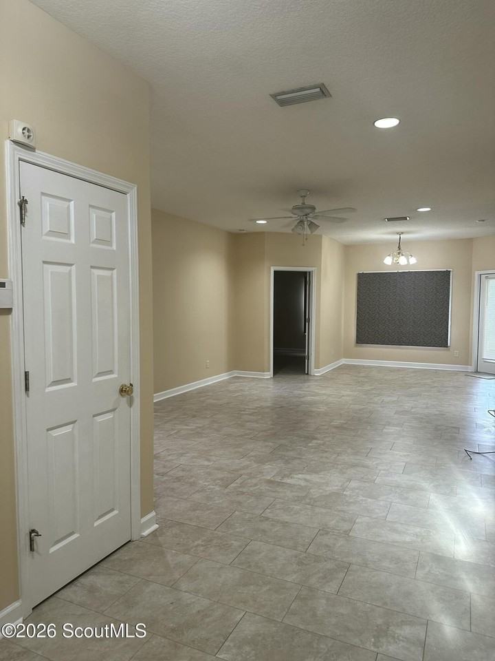 423 Cobblestone Way - Photo 6 of 19