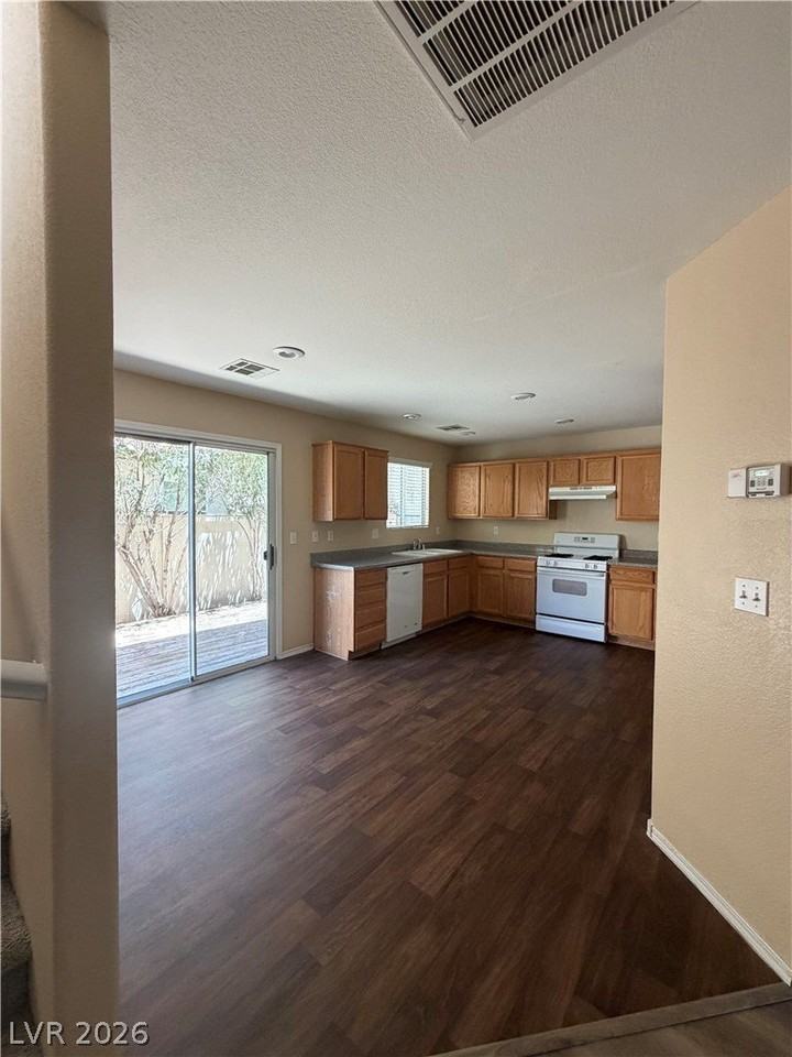 7236 Plushstone St - Photo 3 of 13