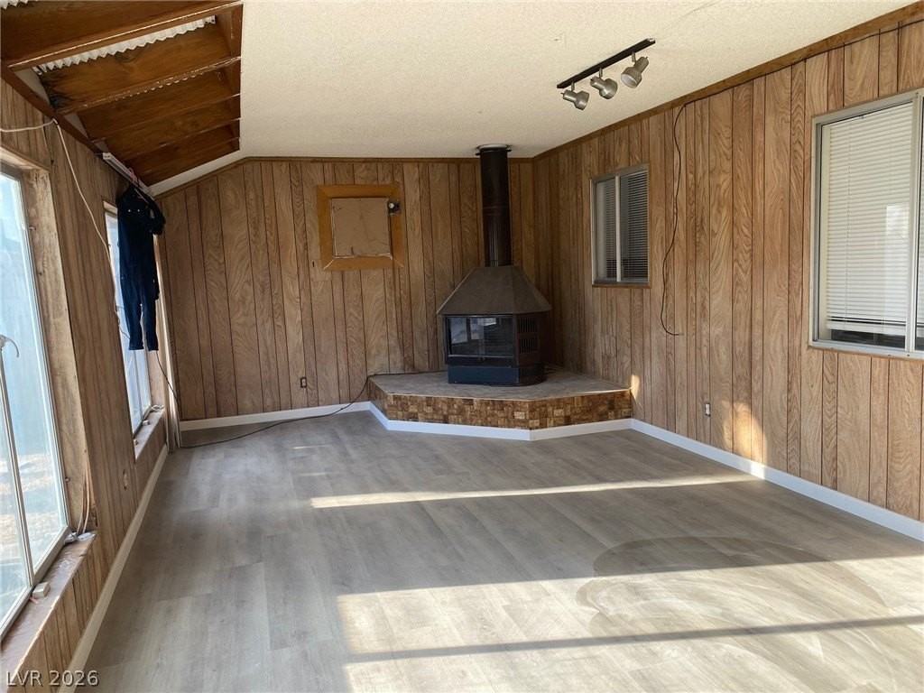 332 Huntly Rd - Photo 2 of 12