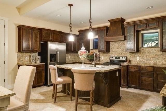 4904 Nevis Dr - Photo 6 of 8
