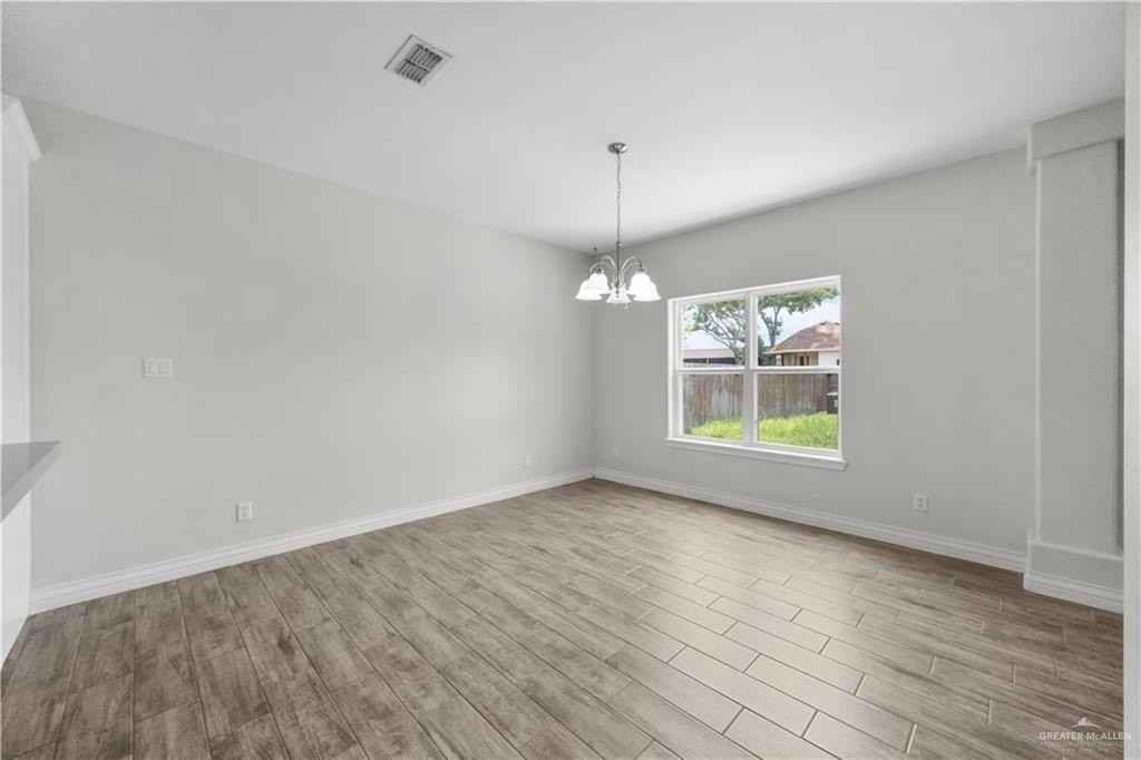 2711 Leslie St - Photo 3 of 27