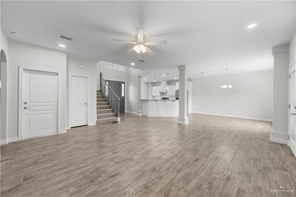 2711 Leslie St - Photo 7 of 27