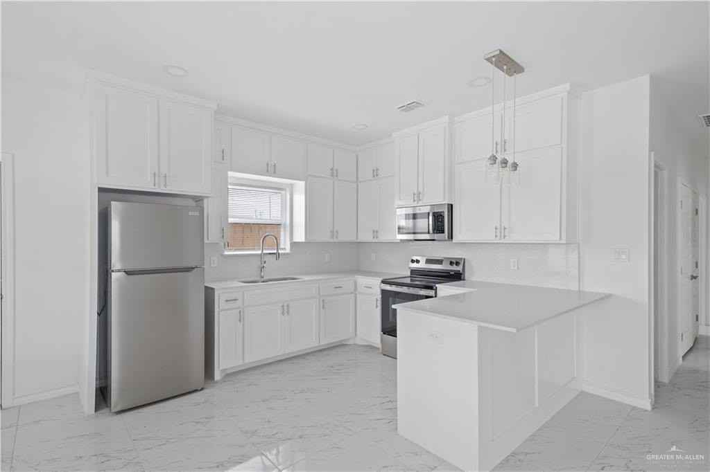 11304 N 25th St #3 - Photo 4 of 16