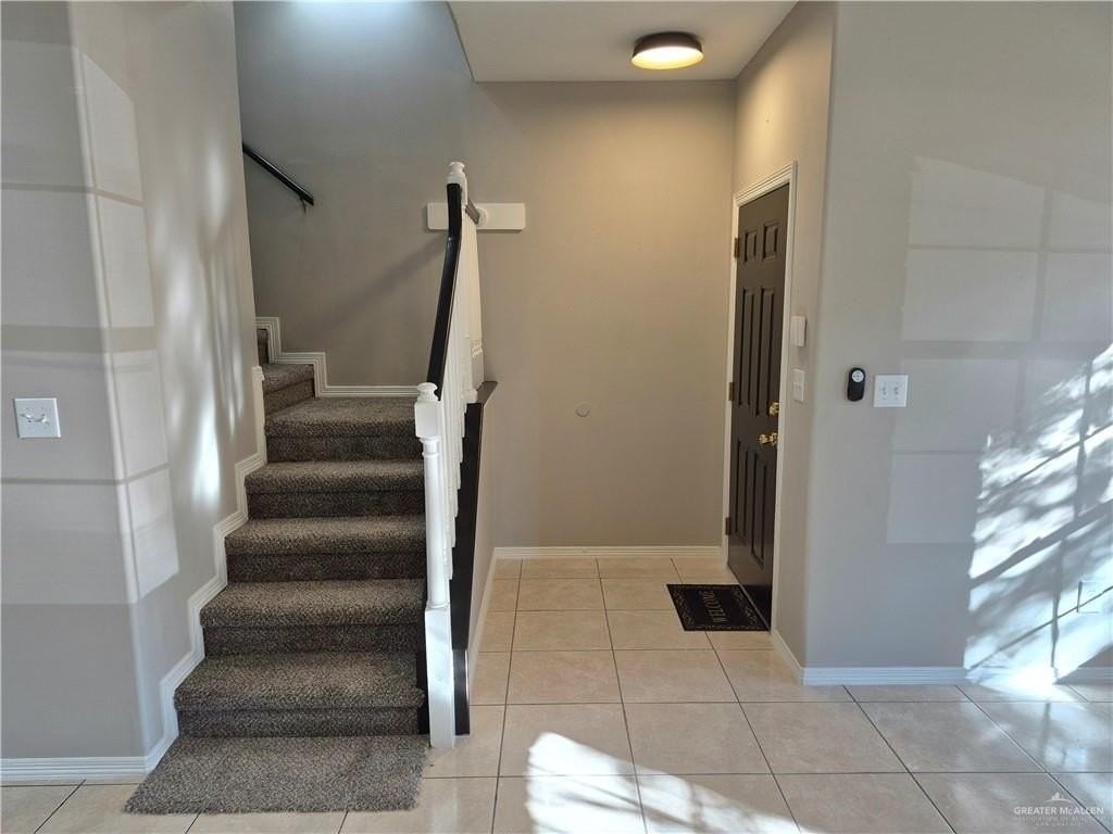 607 Jade St #1 - Photo 5 of 13