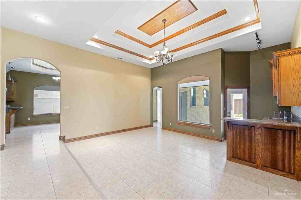 5313 N 8th St - Photo 3 of 23