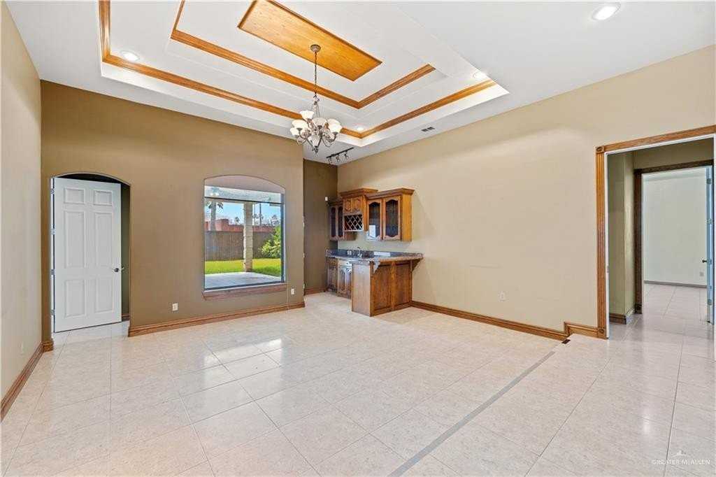 5313 N 8th St - Photo 4 of 23