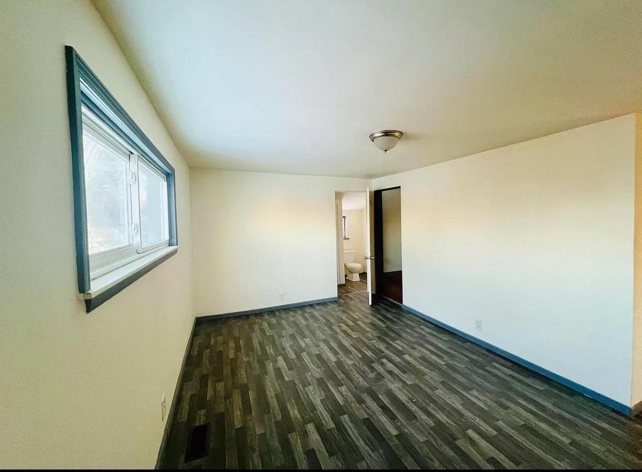 3118 N Water St - Photo 2 of 5