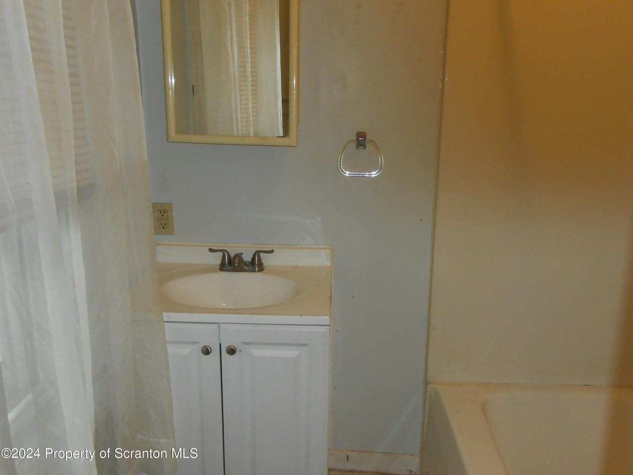 622 N Main Ave #1 - Photo 3 of 9
