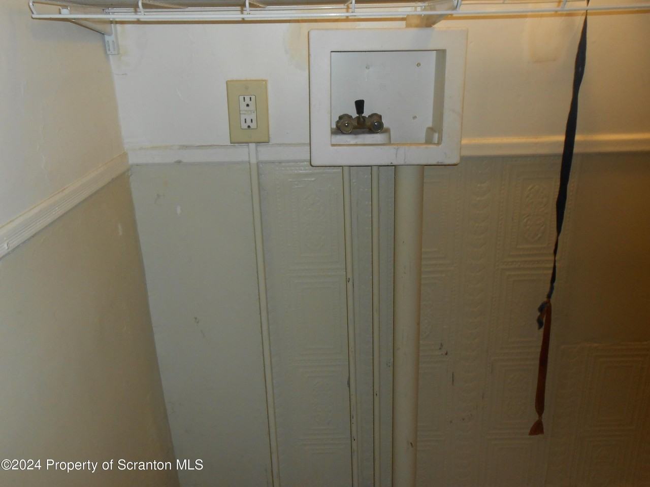622 N Main Ave #1 - Photo 7 of 9
