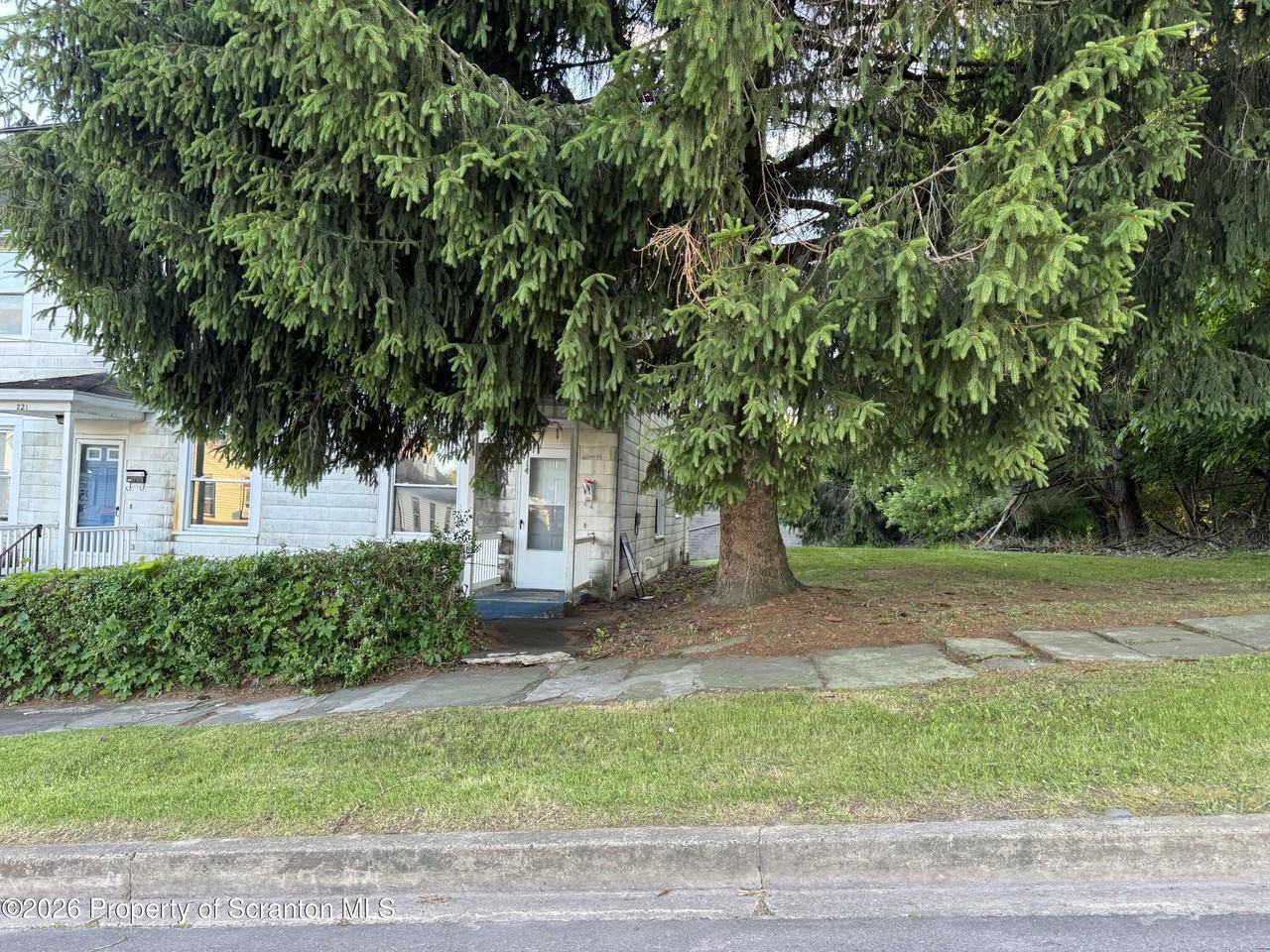 233 Reese St - Photo 2 of 21