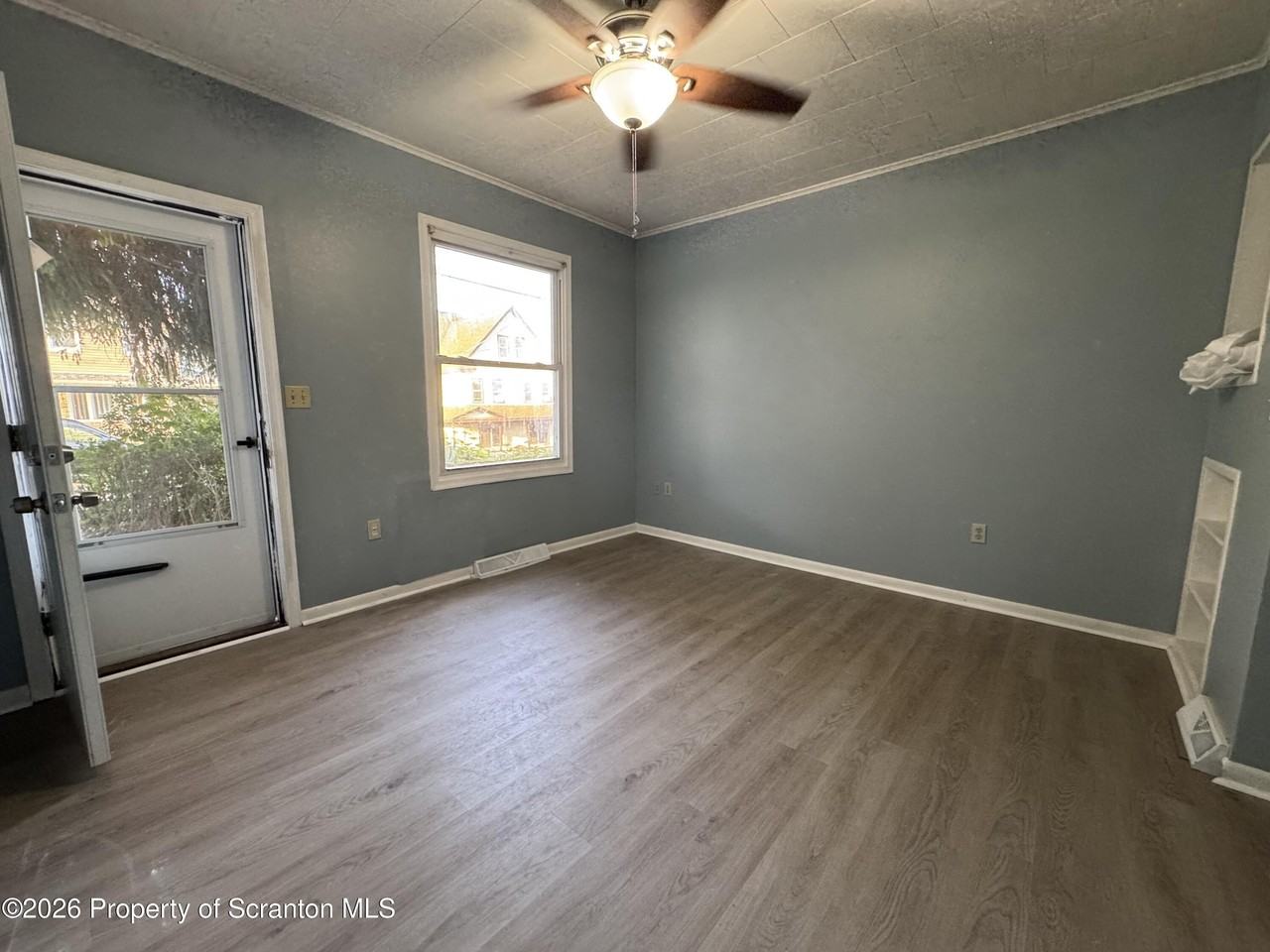 233 Reese St - Photo 3 of 21