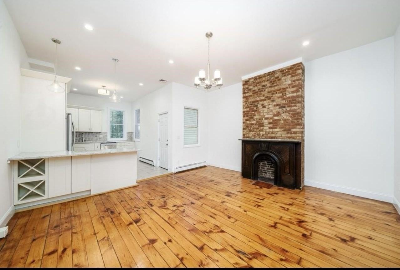 28 Jones St - Photo 5 of 17