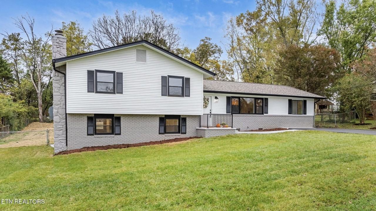 6741 Heatherbrook Dr - Photo 2 of 33