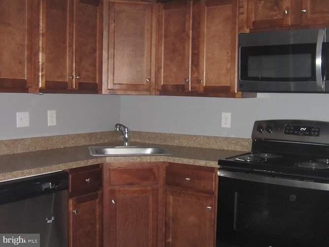 106-4 Timberlake Ter - Photo 2 of 22